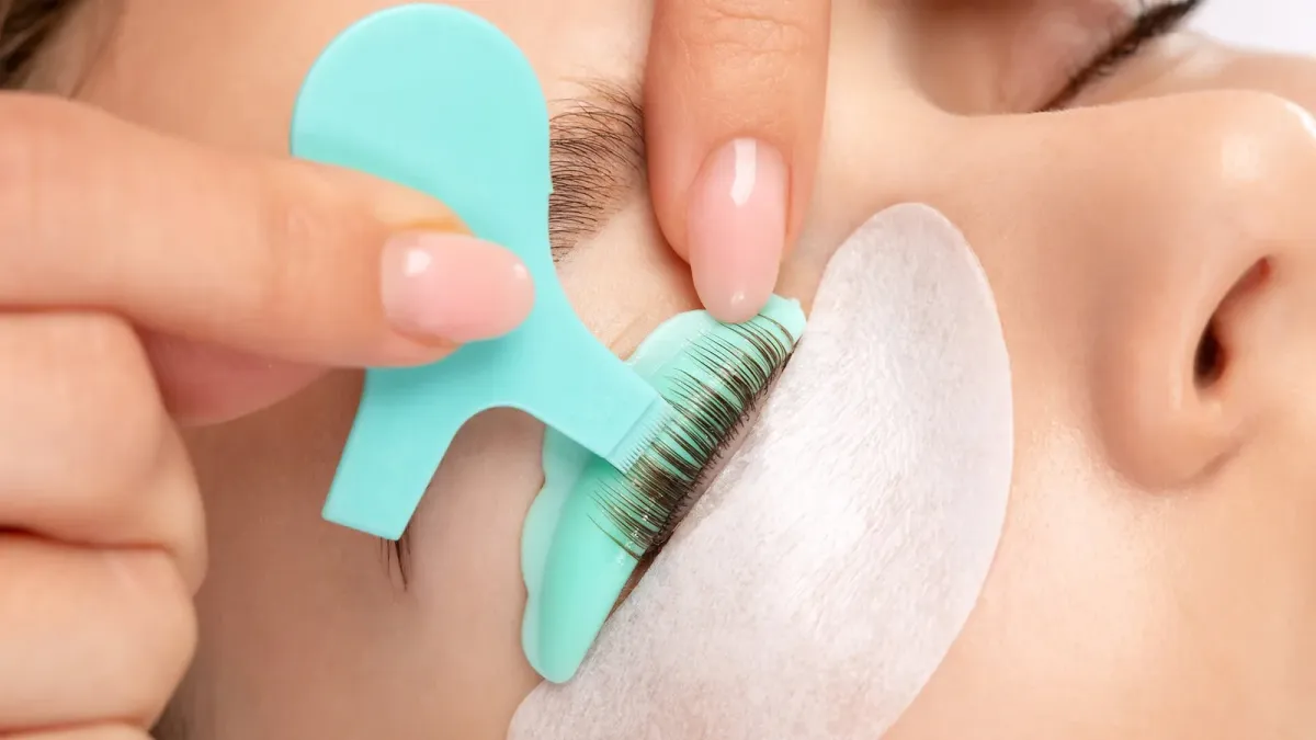 Lash Tint and Lash Lift: Enhance Your Lashes